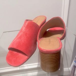 Women’s US size 10 chunky heel pink suede mule